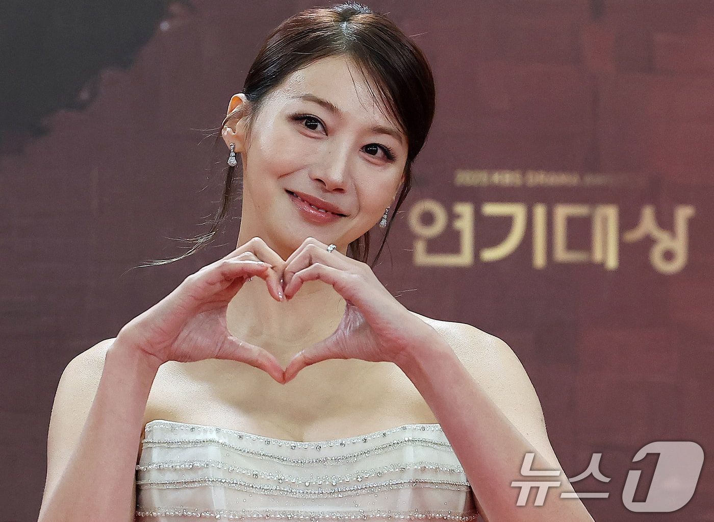 유인영, 눈부신 하트