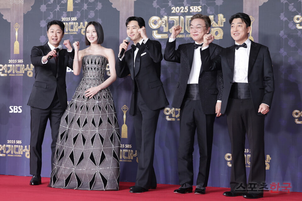 '모범택시3' 주역들, 이제훈 대상 파이팅!