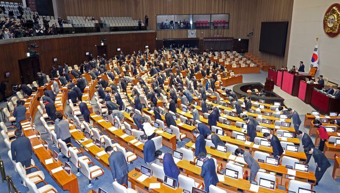 '통일교 특검법' 처리 불발…여야 대치에 얼어붙은 연말 정국 [12/31(수) 데일리안 출근길 뉴스]