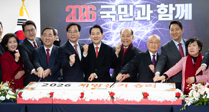 오세훈, 국힘 장동혁 대표 면전에 “참을 만큼 참았다...계엄 옹호 안 나와야”