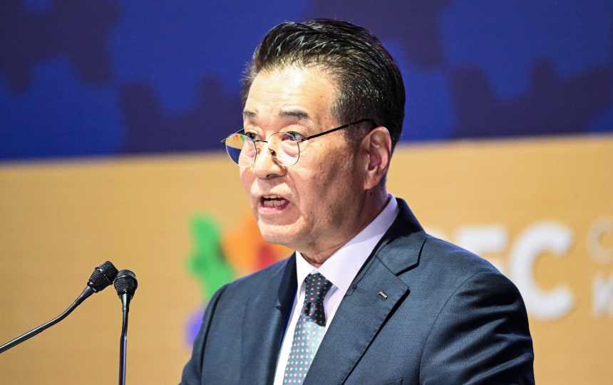 장인화 회장, 새해 첫 일정은 ‘포항제철소’… 포스코그룹 시무식 화두는 ‘안전경영’