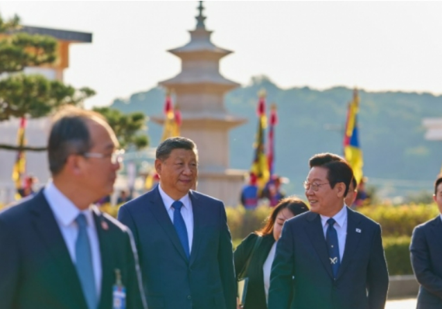 李대통령 "하나의 중국 존중, 韓中정상 1년에 한번은 만나야"